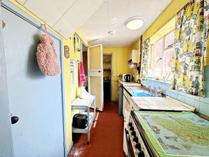 Kitchen- click for photo gallery